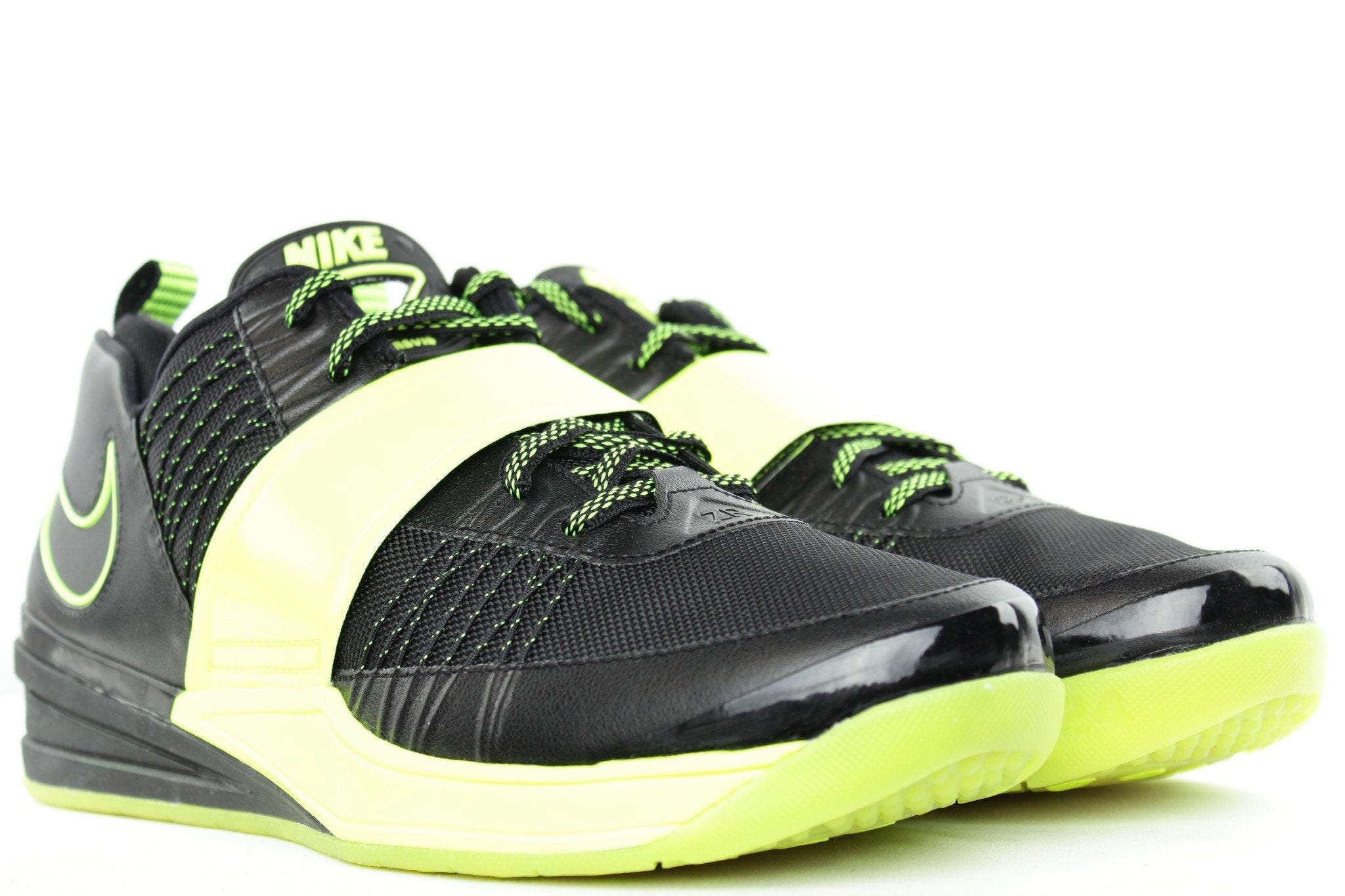 NIKE ZOOM REVIS - VOLT - 1746E389-5A49-43FE-8EB5-76F5E0C0674737C73181-6F27-4782-9F79-C3EA8289E399